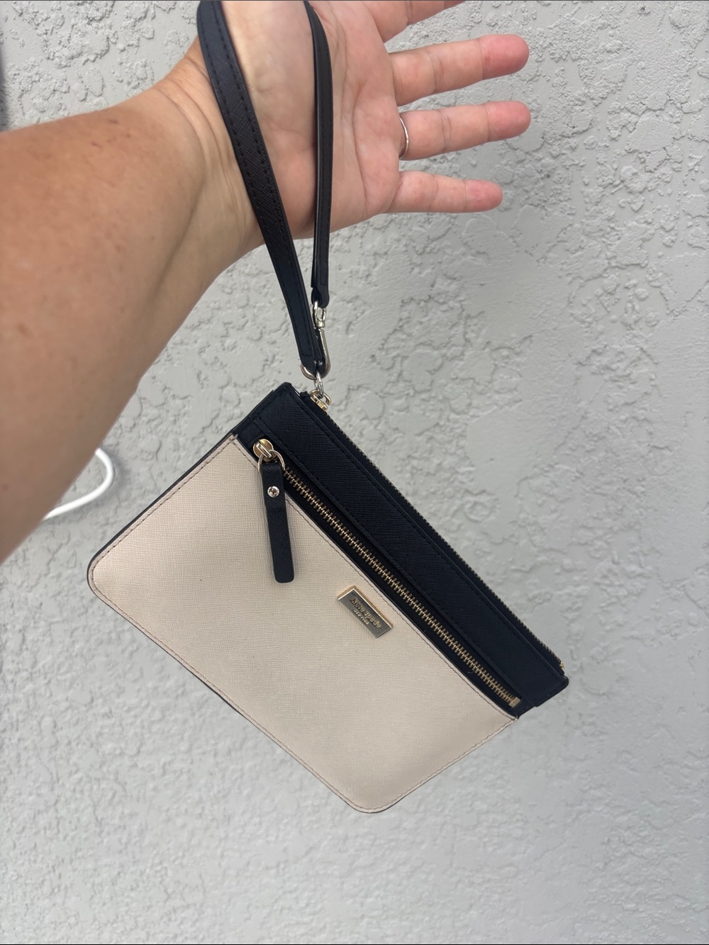 Kate Spade Neutral Two-Tone Wristlet Clutch - Black & Cream